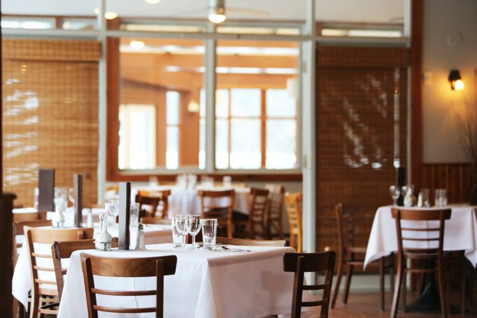 12 Best Restaurant Management Tips To Understand - StaffAny